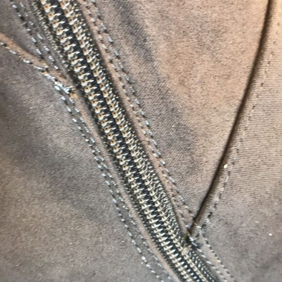 JOURNEE Leeda Grey Faux Suede Boots 7M - Picture 9 of 14